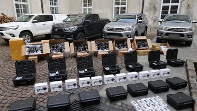 Садовий продовжує піаритись на військових
