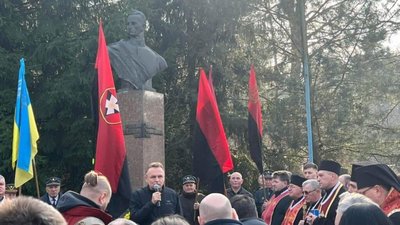 Садовий досі не розпочав відновлення музею Шухевича