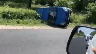 Біля Жовкви перекинувся автомобіль (ВІДЕО)