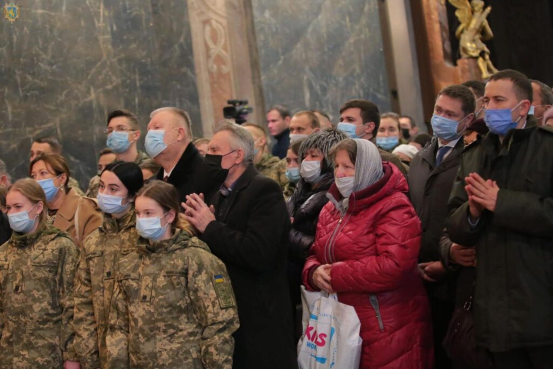У Гарнізонному храмі помолились за військовослужбовців та погасили ювілейну марку