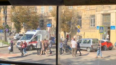 У Львові стався наїзд на пішохода (ФОТО)