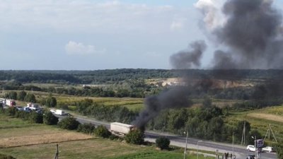 У Давидові горить вантажівка (ВІДЕО)