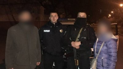 Львівські патрульні подбали про жінку, у якої почалися ускладнення зі здоров'ям