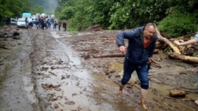 Туристам: у Карпатах загроза зсувів грунту