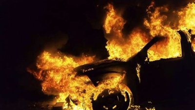 У Львові поблизу ТЦ Метро горів автомобіль (ВІДЕО)