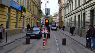 Львів’янка у суді довела незаконність положення про в’їзд авто на площу Ринок