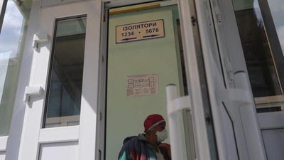 Як у Львові працює «на передовій» інфекційна лікарня (ФОТОРЕПОРТАЖ)