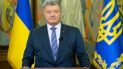 Порошенко сьогодні їде на Тернопільщину, де його зустрінуть «фонтаном» із надувних кульок