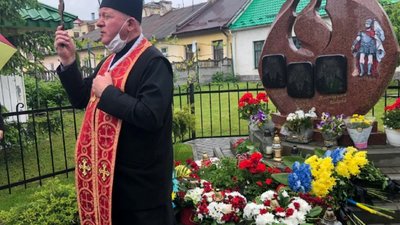 У Жовкві вшанували, загиблих на Грибовицькому сміттєзвалищі, рятувальників (ФОТО)