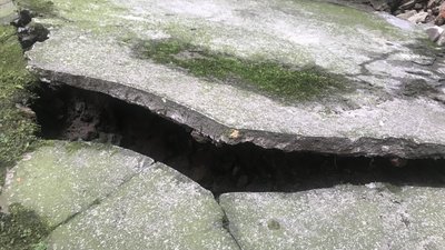У Львові може обвалитись стіна ще одного будинку (ФОТО, ВІДЕО)