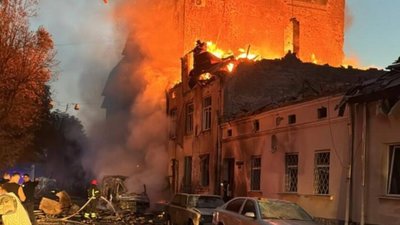 У Львові на місці влучань працюють понад 130 надзвичайників