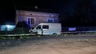 На Львівщині не розминулись два мікроавтобуси (ФОТО)