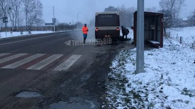 На Львівщині загорілась маршрутка (ФОТО)