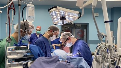 Львівські медики прооперували немовля з критичною вадою серця