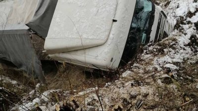 На Турківщині обікрали фуру, яка потрапила у ДТП (ФОТО)
