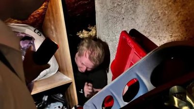 Експрокурора Ільницького, який влаштував весілля за $1 млн, піймали на горищі у Львові - джерела ЗМІ