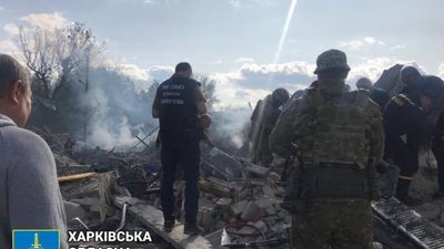 У мережі оприлюднили відео з місця жахливого прильоту на Харківщині
