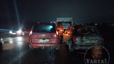 У Львові на об’їзній не розминулись автомобілі: одну смугу перекрито (ФОТО)