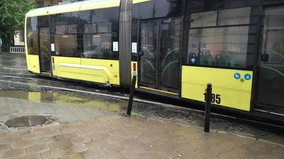 У Львові трамвай зійшов з рейок