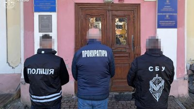 На Львівщині викрито голову міськради, її підлеглу та постачальника