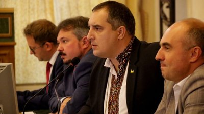 Сподіваюся інші облради продовжать наші протести проти капітуляції у російсько-українській війні, - Ганущин