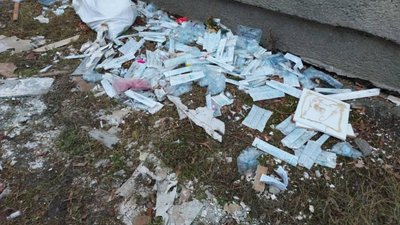 У Львові виявили стихійне сміттєзвалище медичних відходів (ФОТО)