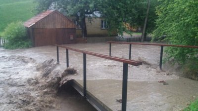 На Закарпатті розлилися річки і знову підтопили села (ФОТО)