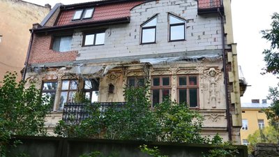 Влада Львова не знає, як змусити відомих художників привести до ладу будинок у центрі міста (ФОТО)