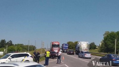 На Львівщині автомобіль не розминувся із вантажівкою (ФОТО)