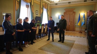 Козицький вручив державні нагороди захисникам Маріуполя посмертно