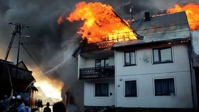 У Польщі внаслідок великої пожежі у селі постраждали більше 40 будівель (ФОТО)