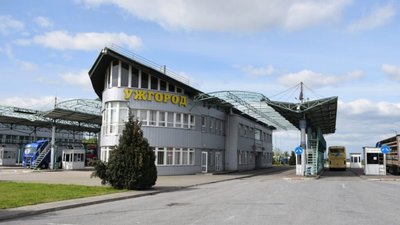 В Ужгороді зафіксували черги на кордоні
