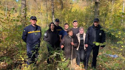 У лісі неподалік Дрогобича правоохоронці розшукали літню жінку, яка заблукала (ФОТО)