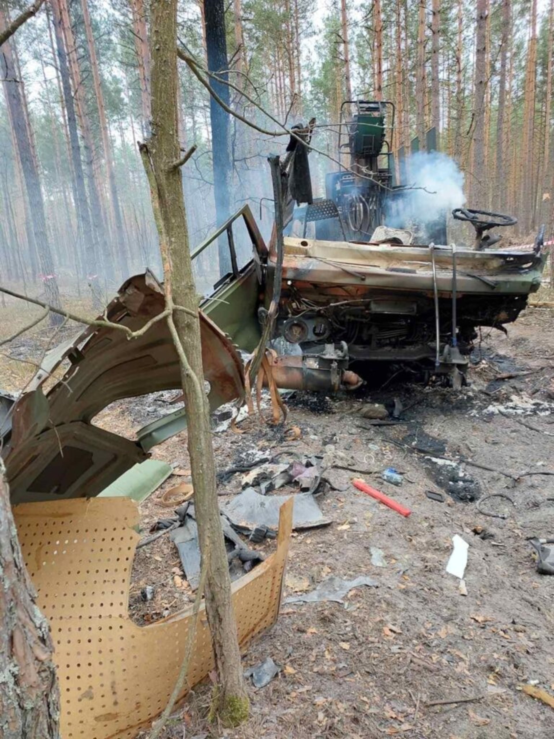 Біля Києвом лісівники підірвалися на міні: один чоловік загинув