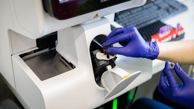Стартував великодній збір на аналізи для дітей, які борються з раком у Львові