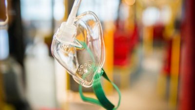 У Варшаві переобладнали рейсові автобуси для перевезень пацієнтів з COVID-19 (ФОТО)