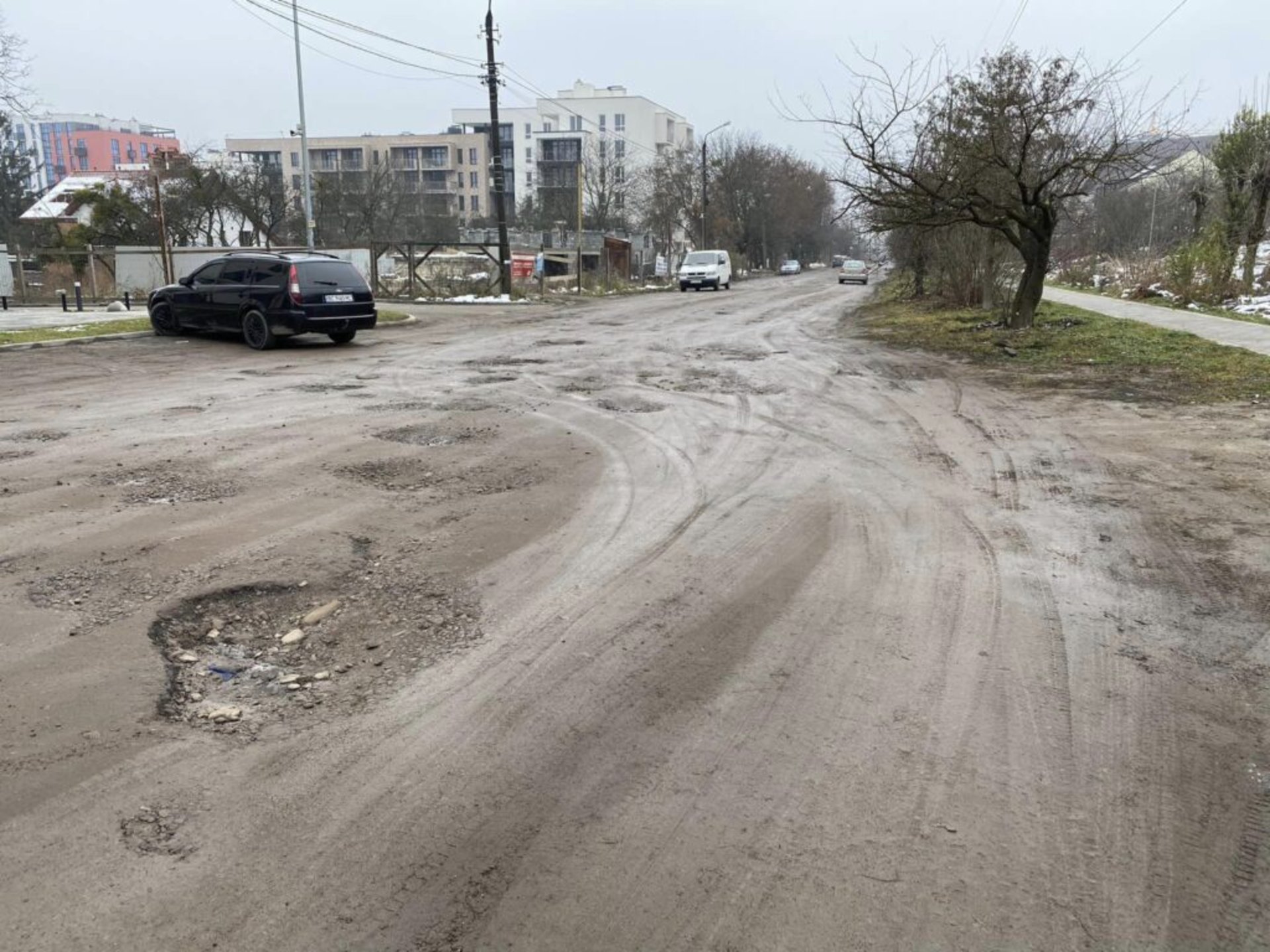 Львів’яни скаржаться на жахливу дорогу на одній з вулиць