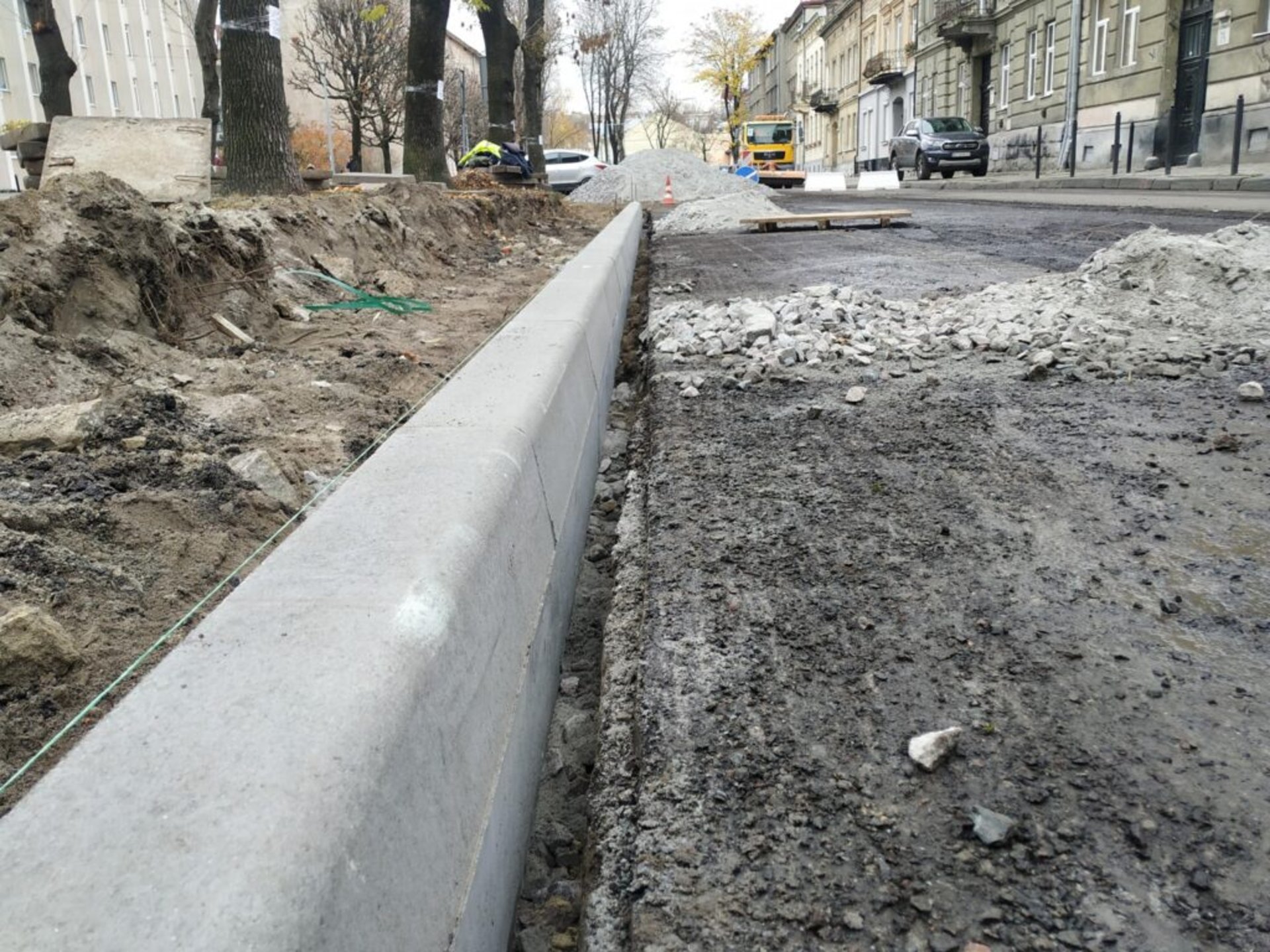 У Львові на вулиці Левицького ремонтують дорогу
