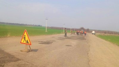 Водіям: проводиться ремонт дороги Червоноград — Рава-Руська (ФОТО)
