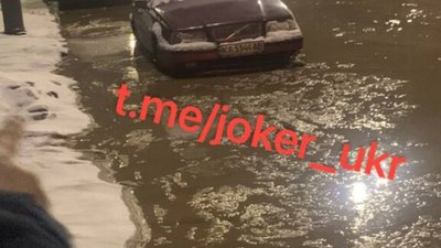У Києві знову затопило Борщагівку (ВІДЕО)
