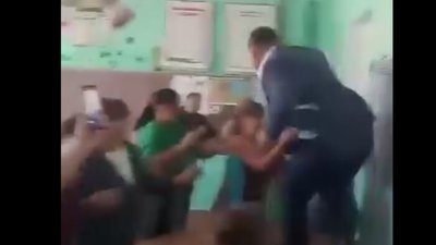 На Львівщині батьки школярів вигнали директора-прихильника УПЦ МП (ВІДЕО)