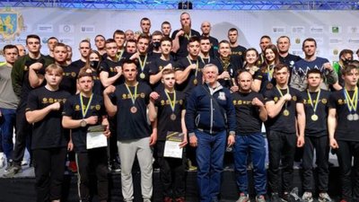 На Львівщині тренуються найсильніші в Україні армреслери
