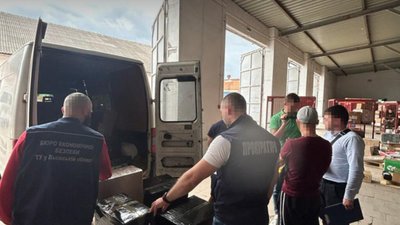 Мешканець Львівщини за допомогою соціальних мереж організував незаконний продаж сигарет по всій Україні