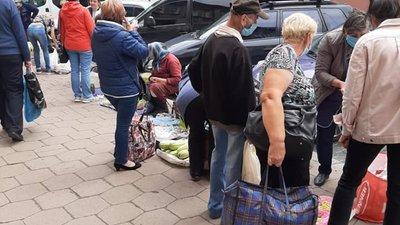 У Львові відновилась стихійна торгівля (ФОТО)