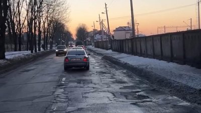 У Львові одна з доріг перетворилась на танкодром (ФОТО)