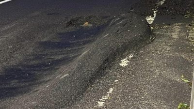 На трасі «Львів - Рава-Руська» утворитись великі вибоїни (ФОТО)