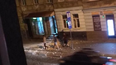 У Львові обвалюється будинок (ФОТО)