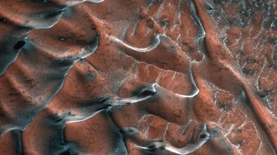 NASA показало «заморожені» дюни на Марсі (ФОТО)