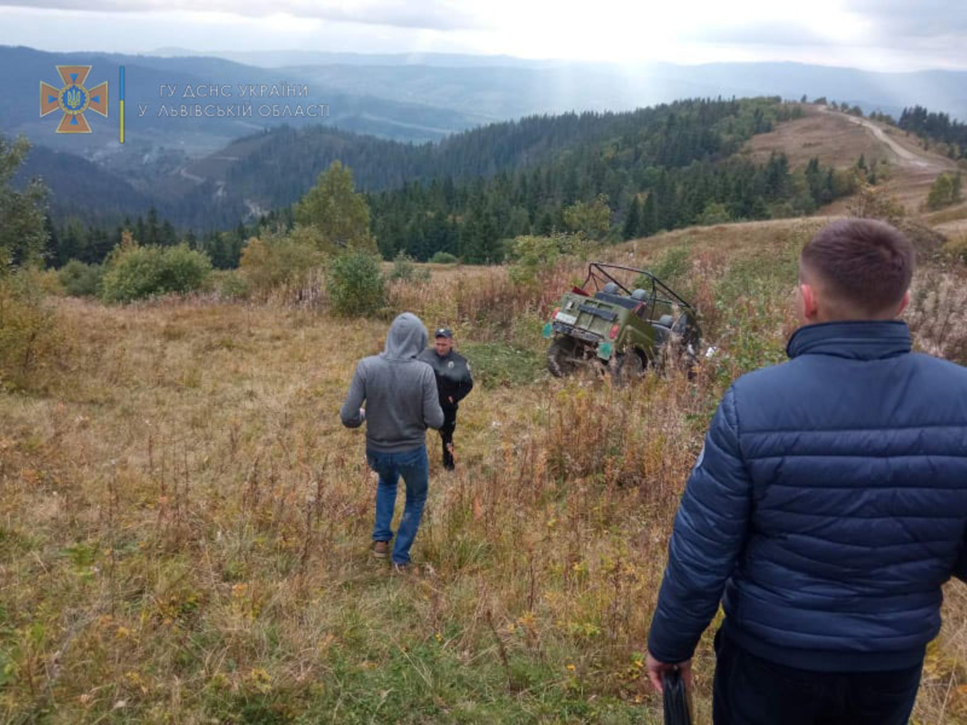 У Карпатах на Львівщині перекинувся «УАЗ» з туристами