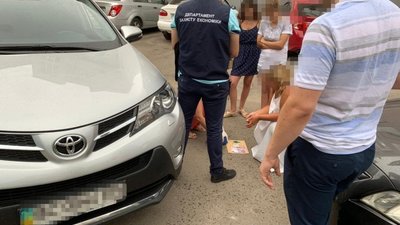 Як підлеглу Садового затримували на хабарі (ФОТО)